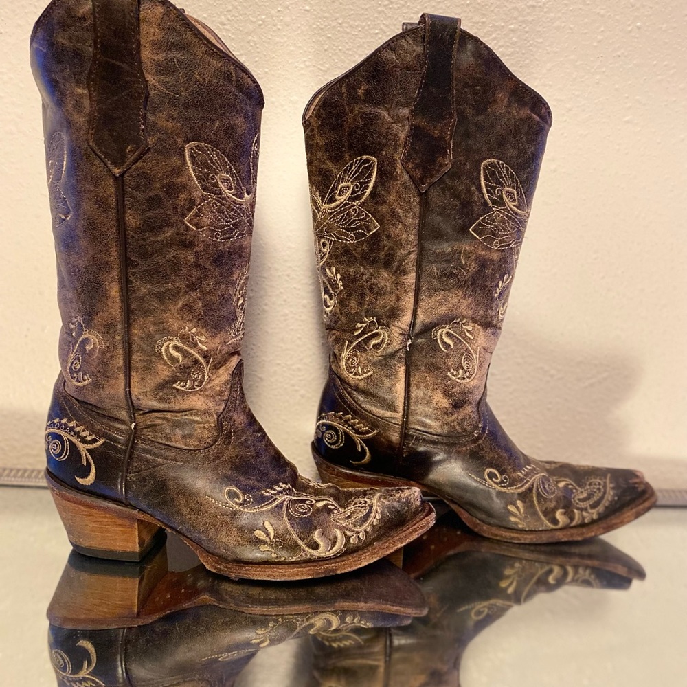 Embroidered Western Cowgirl Boot